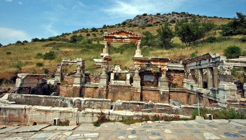 Trajan Çeşmesi Nerede Nasıl Gidilir Yorumlar