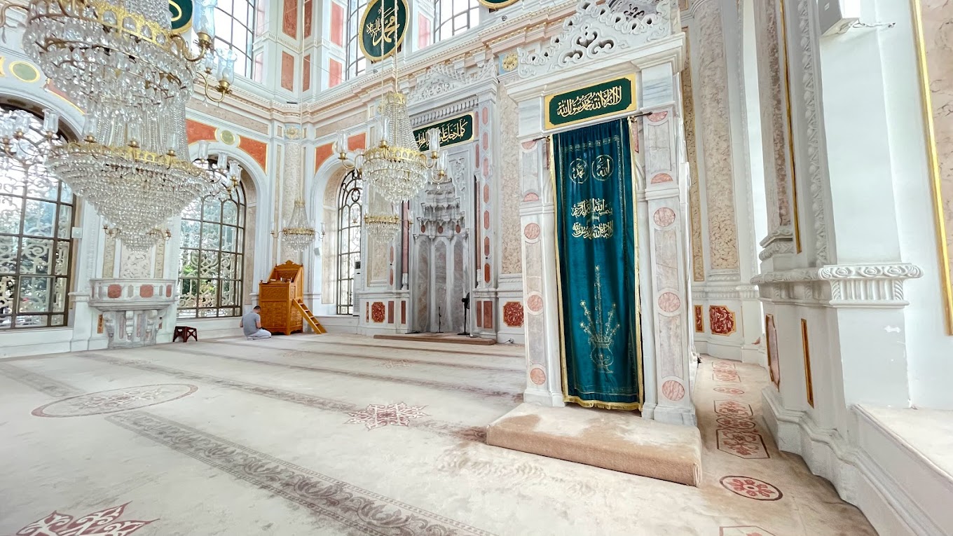 Büyük Mecidiye Camii İç Mekan