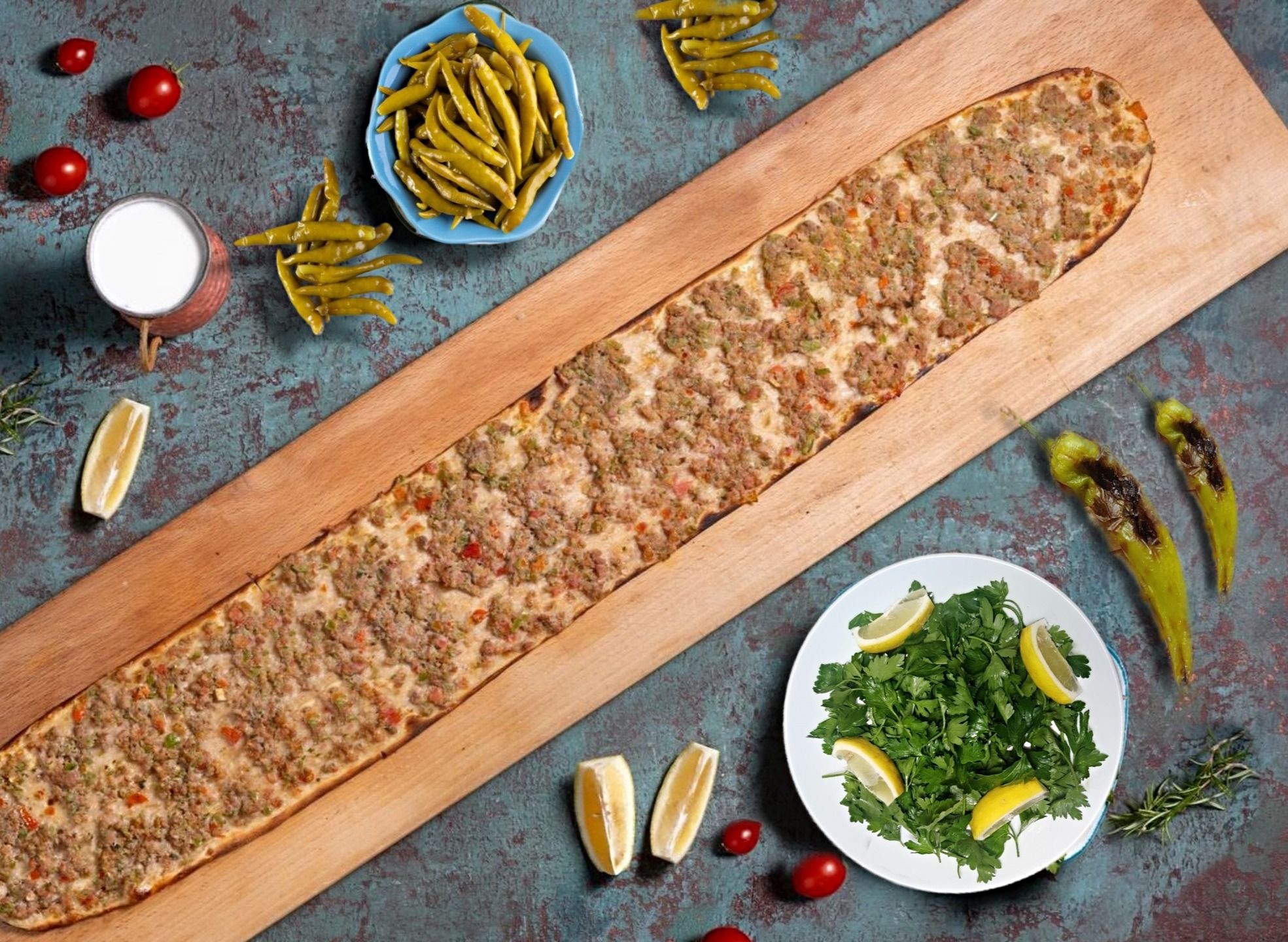 Etli Ekmek ve Fırın Kebabı'nı Tadın Etli Ekmek ve Fırın Kebabı'nı Tadın