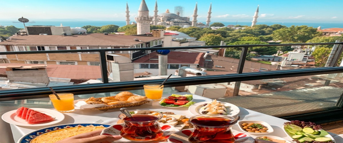 İstanbul'un Gözdesi: Deraliye Terrace Restaurant